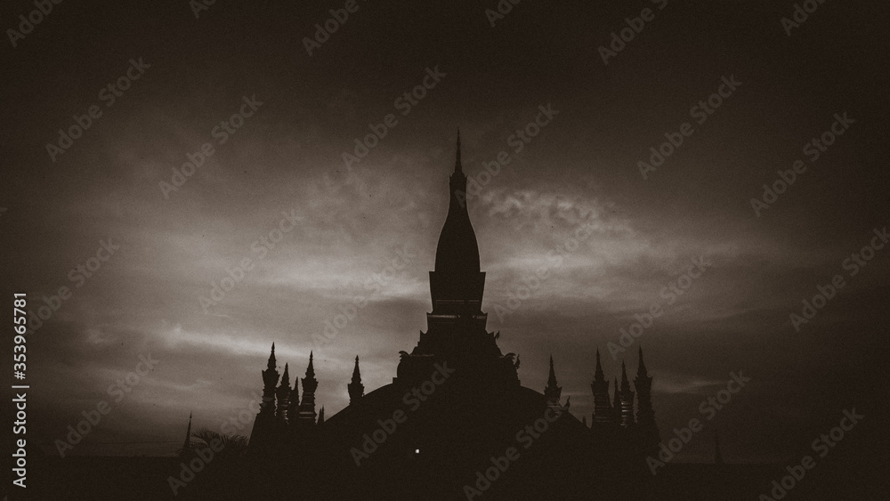 Obraz premium Pha That Luang Temple, The Golden Pagoda in VIENTIANE, Pha That Luang VIENTIANE Lao.