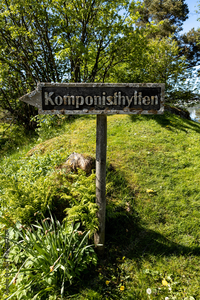 Signs at Troldhaugen, Bergen komponisthytten 2