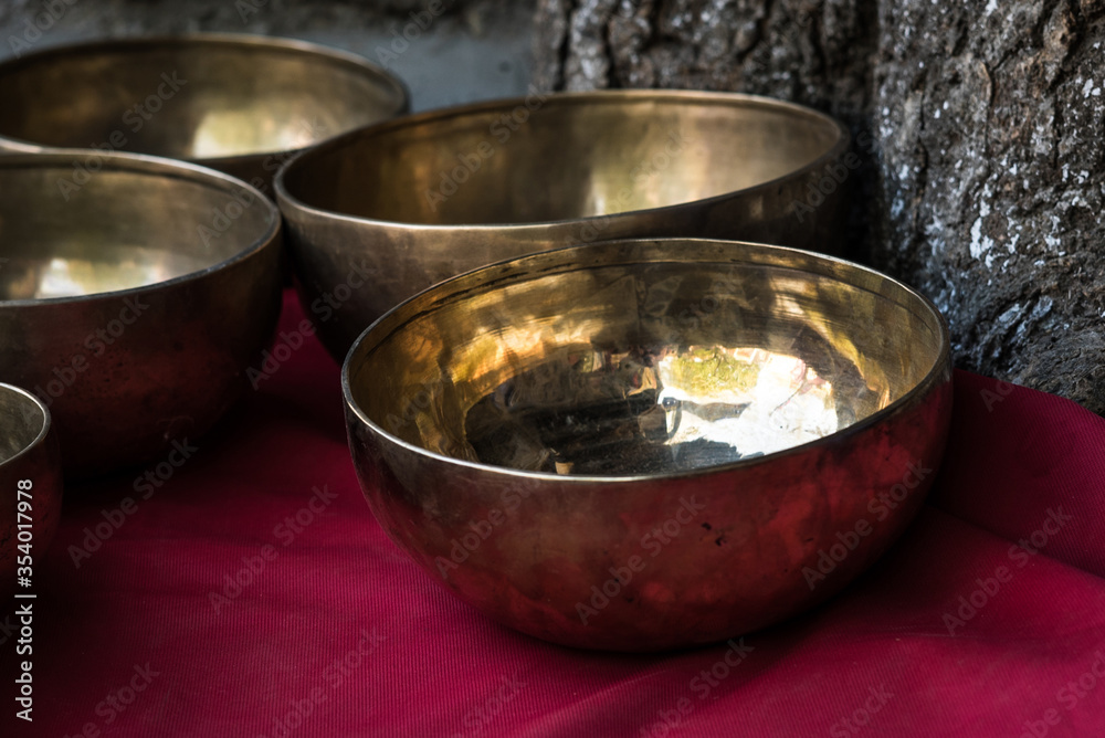 forged singing bowls on the market in asia