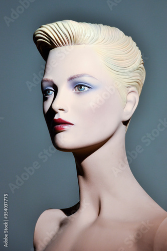 mannequin head photo