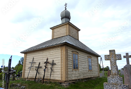 wybudowana w 1850 roku drewniana prawoslawna kaplica cmentarna pod wezwaniem swietych niewiast niosacych wonnosci w miejscowosci jaczno na podlasiu w polsce photo