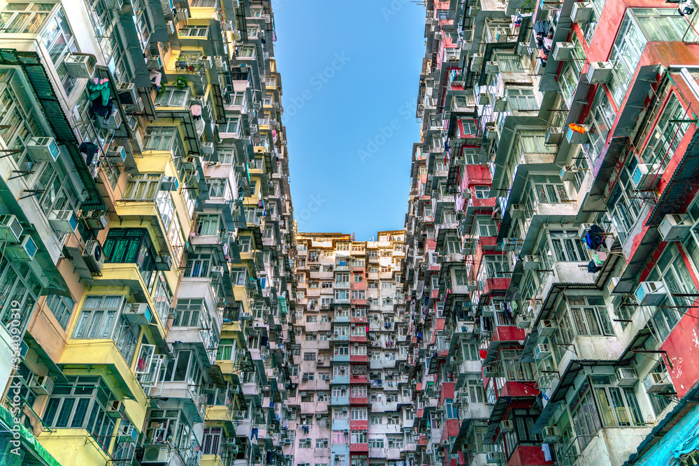 Ταπετσαρία The popular between tourists place called Montane Mansion near to Tai Koo in Hong Kong