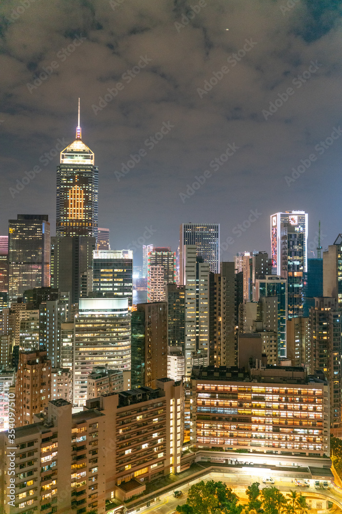 Obraz premium The amazing night and sunset view of cityscape and skyscrapers in Hong-Kong