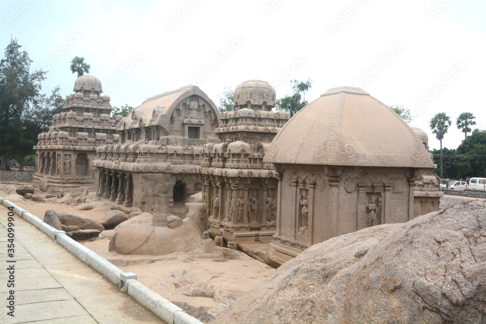 Chariot temple complex in Mamallapuram, also known as Mahabalipuram near Chennai, India. Temples built by the Pallava kingdom during the 7th century.