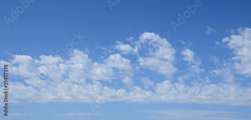 Schleierwolken am blauen Sommerhimmel  © Zeitgugga6897