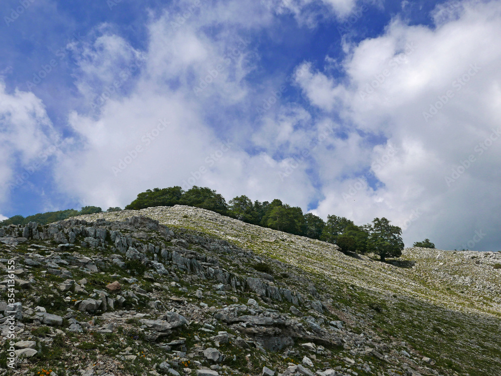 suggestiva vista del Semprevisa sui Monti Lepini in Italia