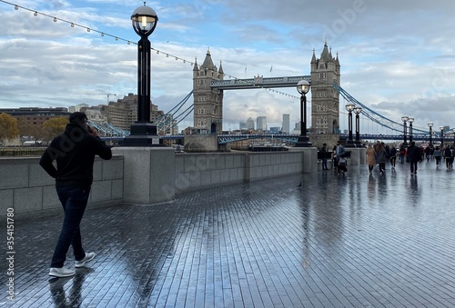 Photography young woman walking in london
