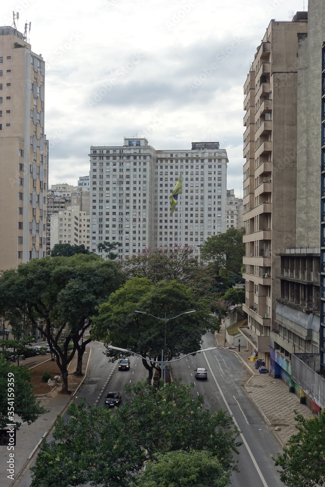 Sao Paulo/Brazil: streetview, cityscape, buildings and flag