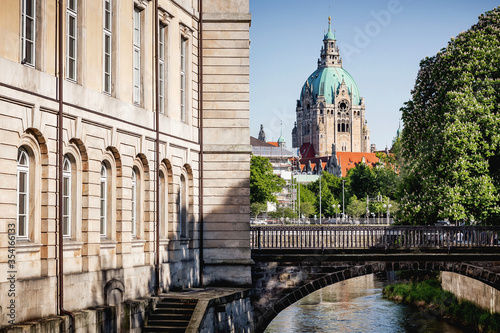 Neues Rathaus Hannover, gesehen vom Hohen Ufer in der Altstadt