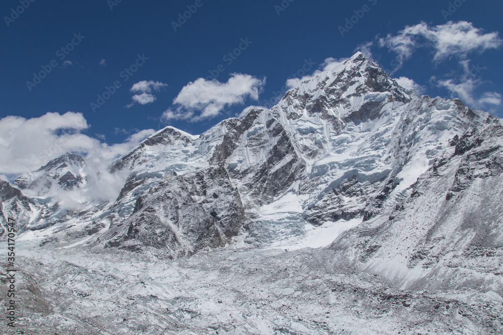 Fototapeta premium Beautiful view on mounts Lhotse, Nuptse and Khumbu glacier on a way to Everest base camp - Sagamartha national park, Khumbu region, Himalaya, Nepal