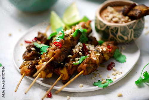 Bilde på lerret Thai chicken satay with peanut sauce.selective focus