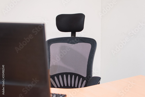 silla de oficina vacía 