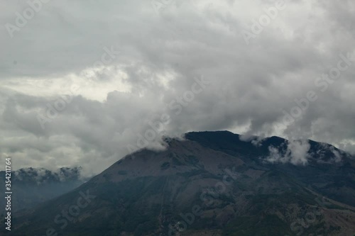  Time lapse de montaña con nubes - Bello antioquia - cerro quitasol