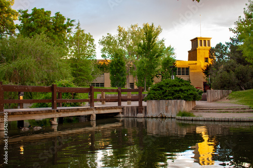 Fotografie The Duck Pond on the University of New Mexico in Albuquerque, New Mexico campus