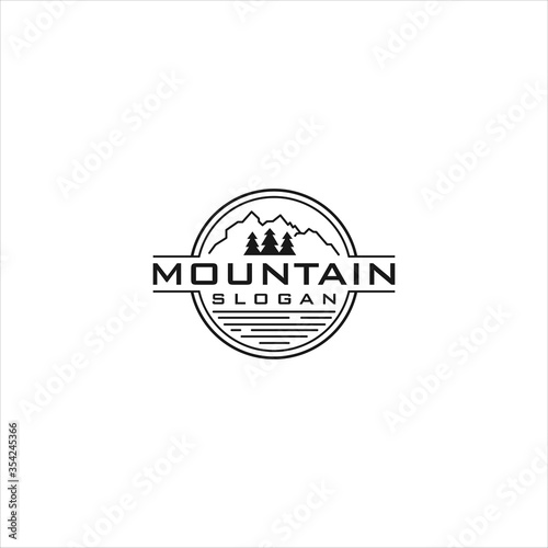 Mountain vector vintage logo. hipster logo design inspiration