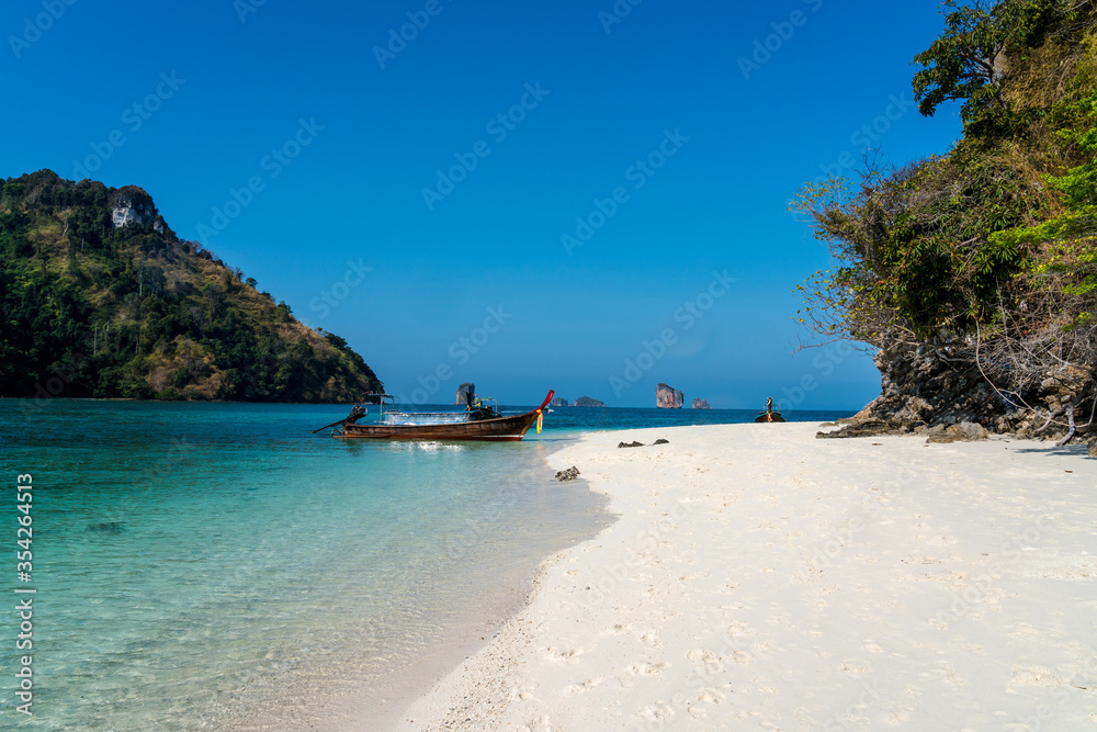Obraz premium Beach on Koh Poda near Krabi Thailand