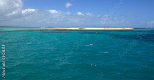 Fototapeta Naklejka Na Ścianę i Meble -  Amazing little island in the Great Barrier Reef, Australia