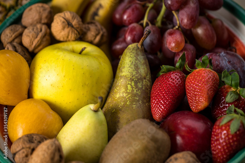 conjunto de frutas ecologicas de temporada 