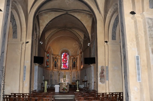 Intérieur de l'église catholique de Aurec sur Loire, village de Aurec sur Loire, département de la Haute Loire, France