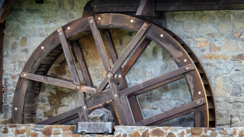 Wasserrad an einer Mühle