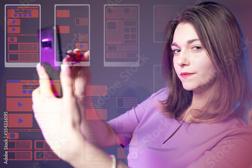 UX mobile app designer. Wom...