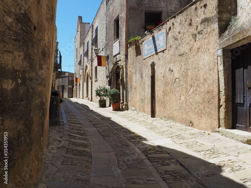 Fototapeta Naklejka Na Ścianę i Meble -  sicily street life in erice, sicily