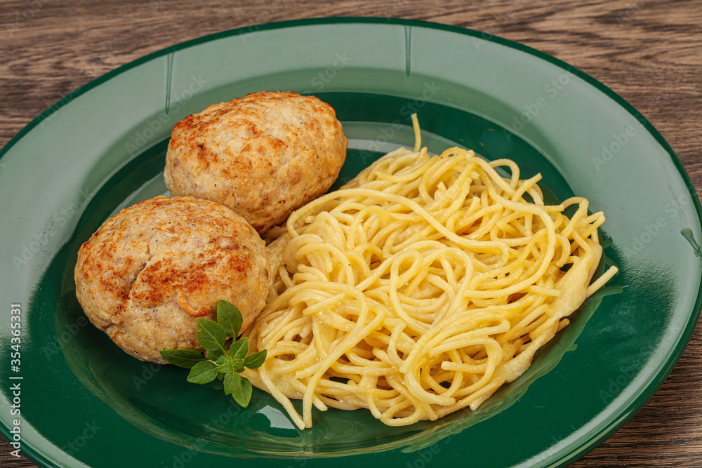 Spaghetti with homemade chicken cutlet Spaghetti with homemade chicken cutlet