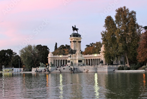 Monumento erigido en honor al rey Alfonso XII en el Parque del Retiro de Madrid