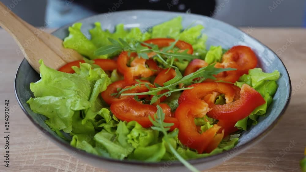 green salad with red pepper and arugula green salad with red pepper and arugula