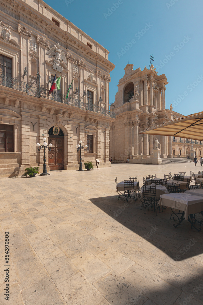 Fototapeta premium Square In Old town of Siracusa
