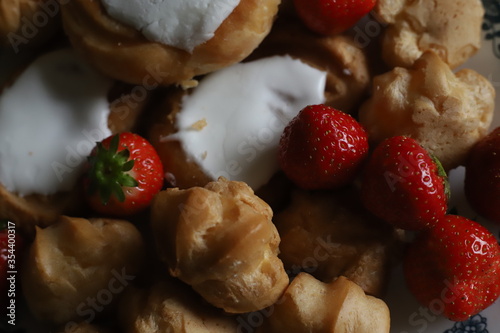 sweet desserts with strawberry