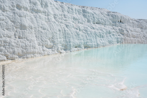 Salzterrassen in Pamukkale, Türkei - Thermalwasser Quelle © Julia