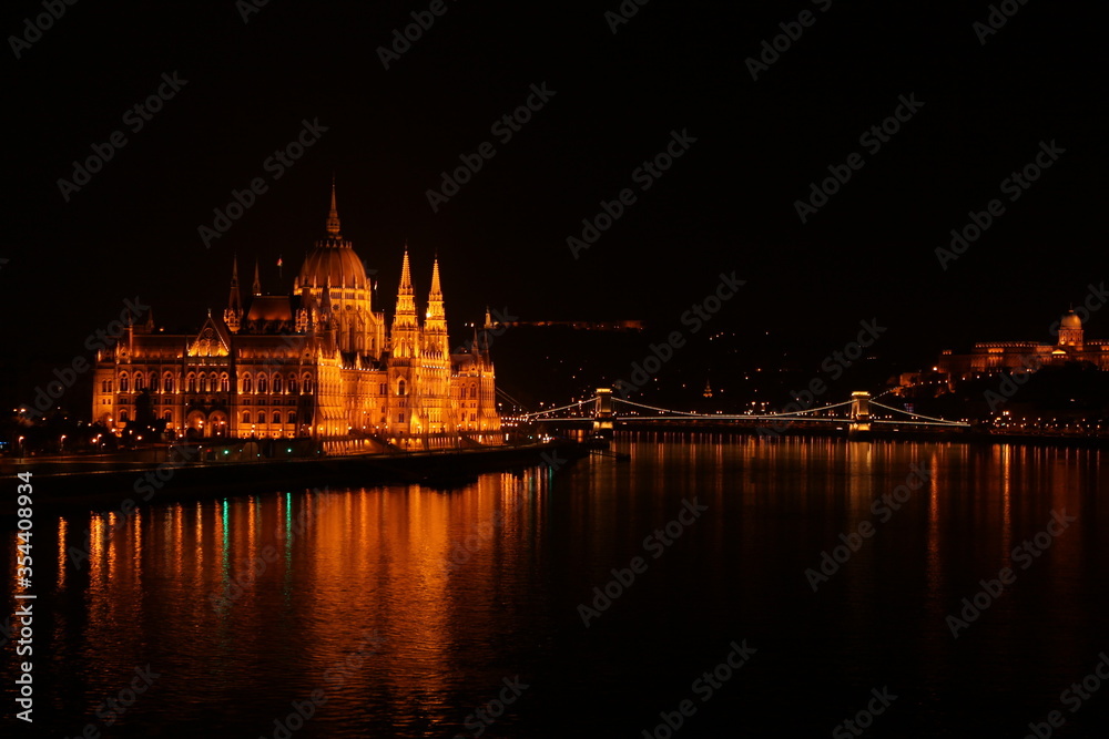 Postcard of the incredible city of Budaspest. Is possible to see the beauty of this European Capital at night.  