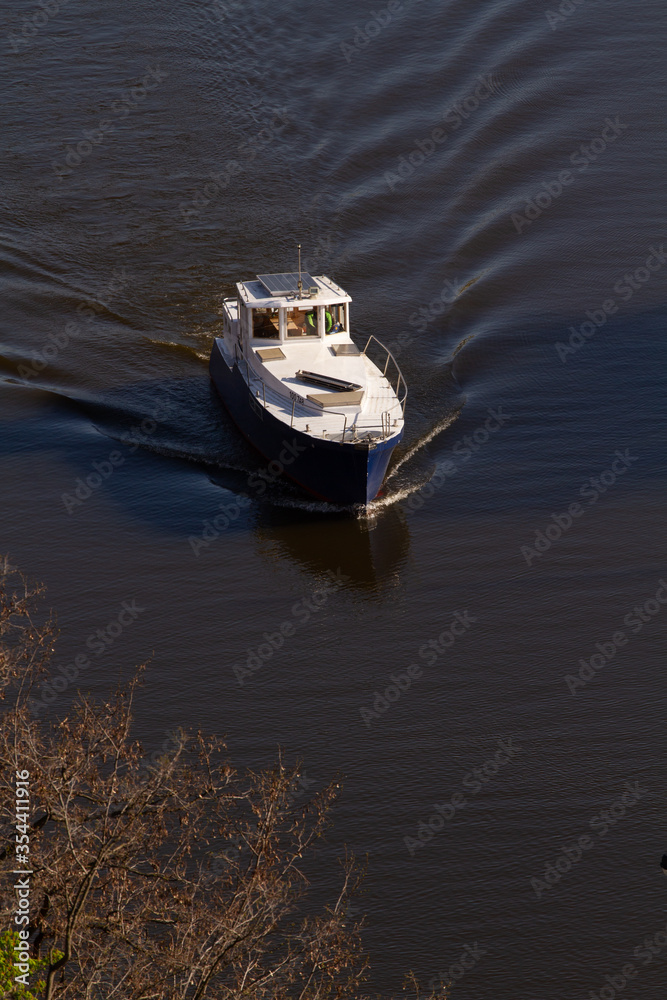Obraz premium boat on the river