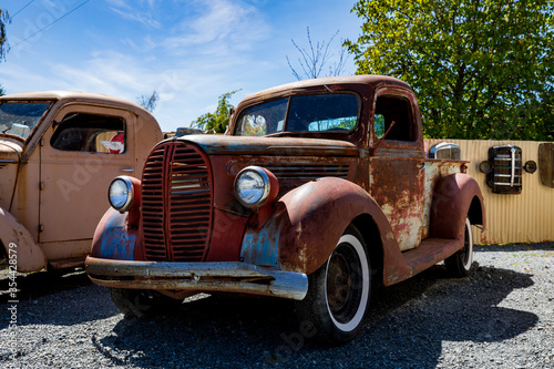 Fotografie This Beautiful Rustic Old Truck Waits To Work Again