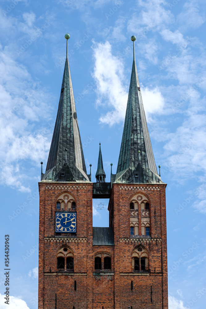Kirchtürme der Marienkirche in Stendal Kirchtürme der Marienkirche in Stendal