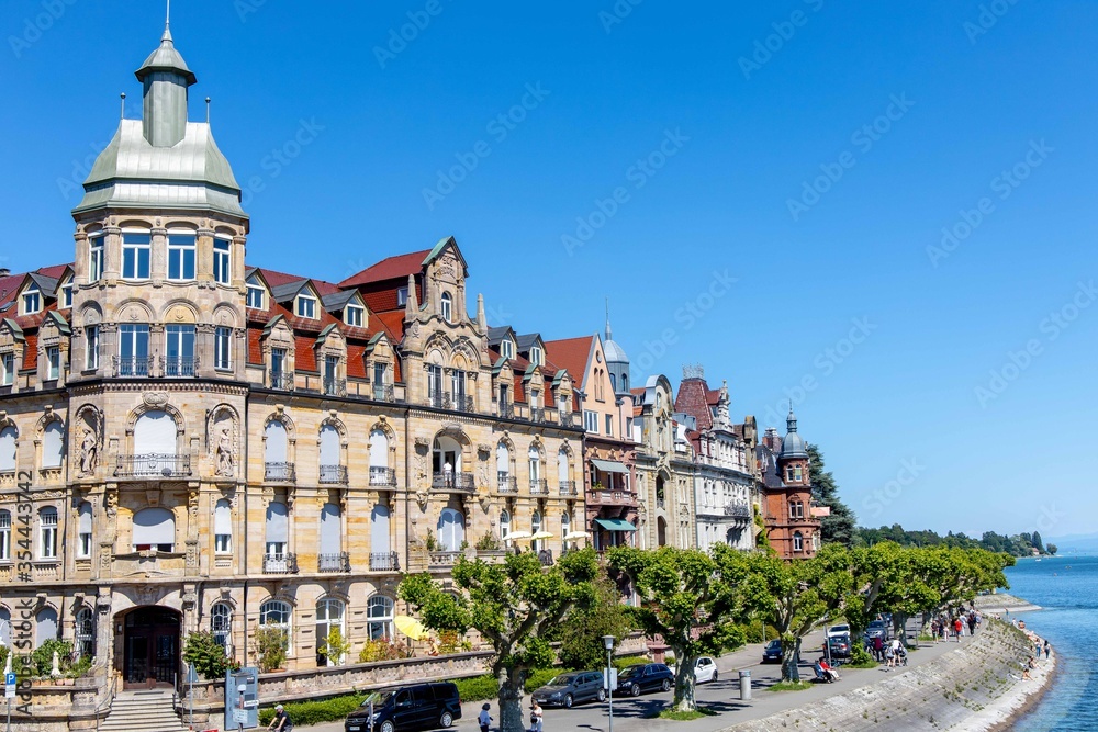 Obraz premium Luxeriöse Immobilien am See - Konstanz am Bodensee