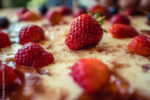 Delicious cheese cake with strawberries
