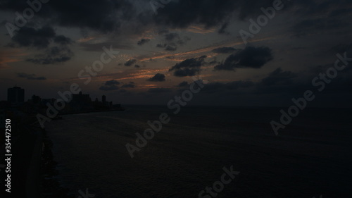 atardecer mar de la habana cuba