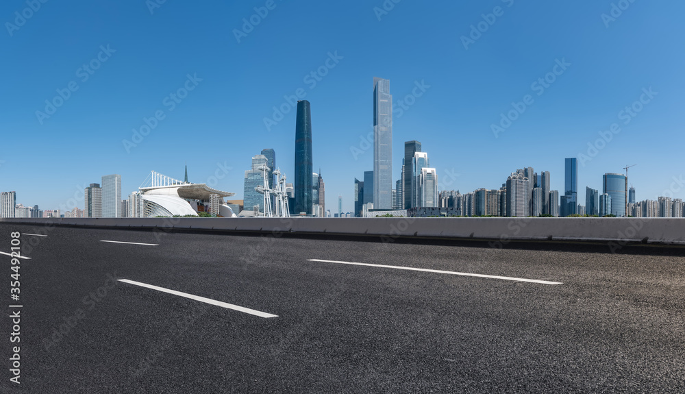 Obraz premium Urban road and urban architectural landscape