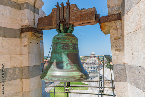 ピサの斜塔の鐘