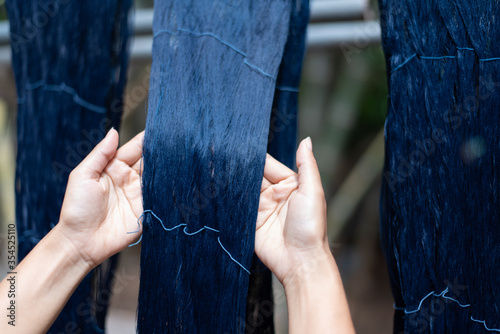 Papier peint Thai Indigo Silk color from natural