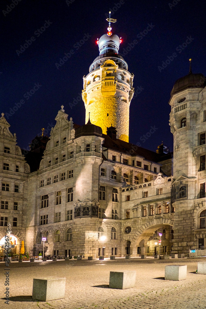 Fototapeta premium Innenstadt Leipzig am Abend