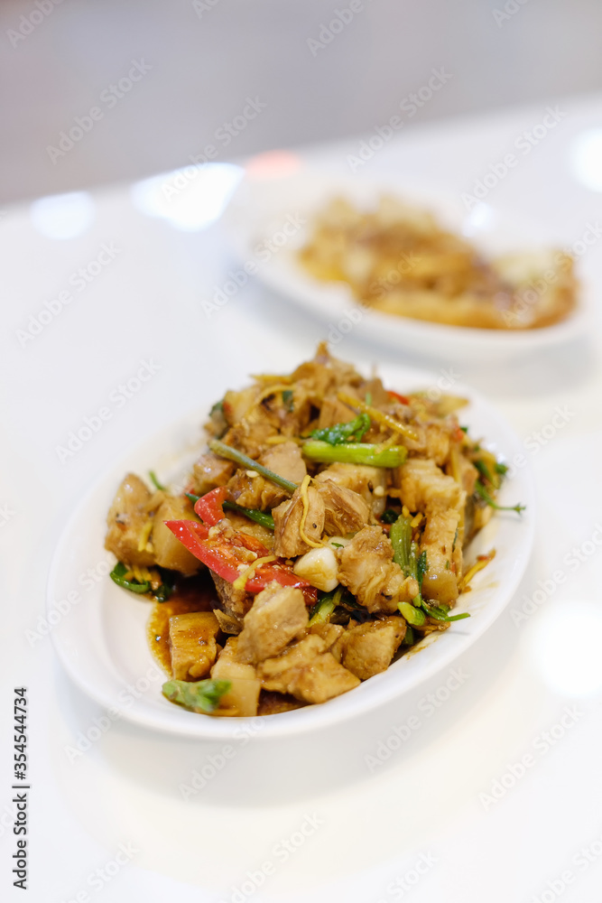 Stir-fried chicken or ginger and mixed vegetables Stir-fried chicken or ginger and mixed vegetables