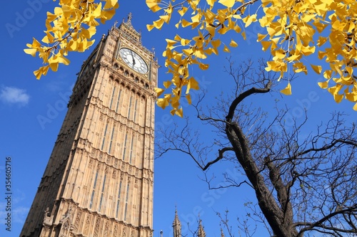 Canvas Print Big Ben, London. Autumn leaves.