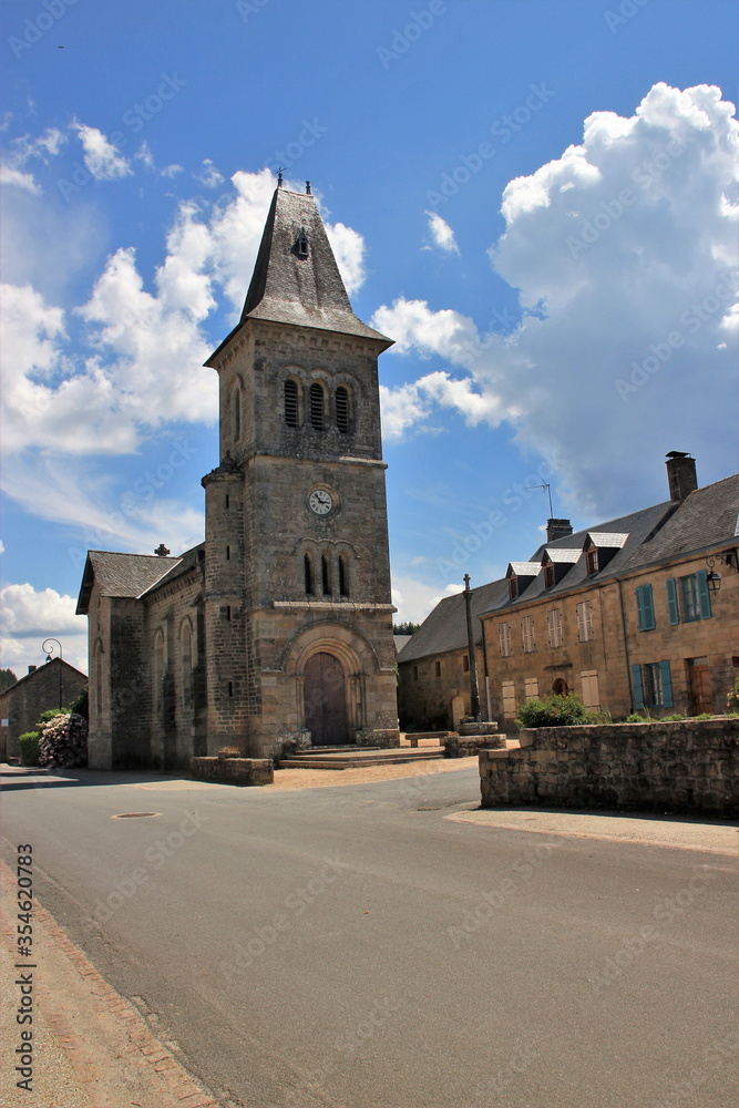 Eglise de Pérols -sur-Vézère (Corrèze)
