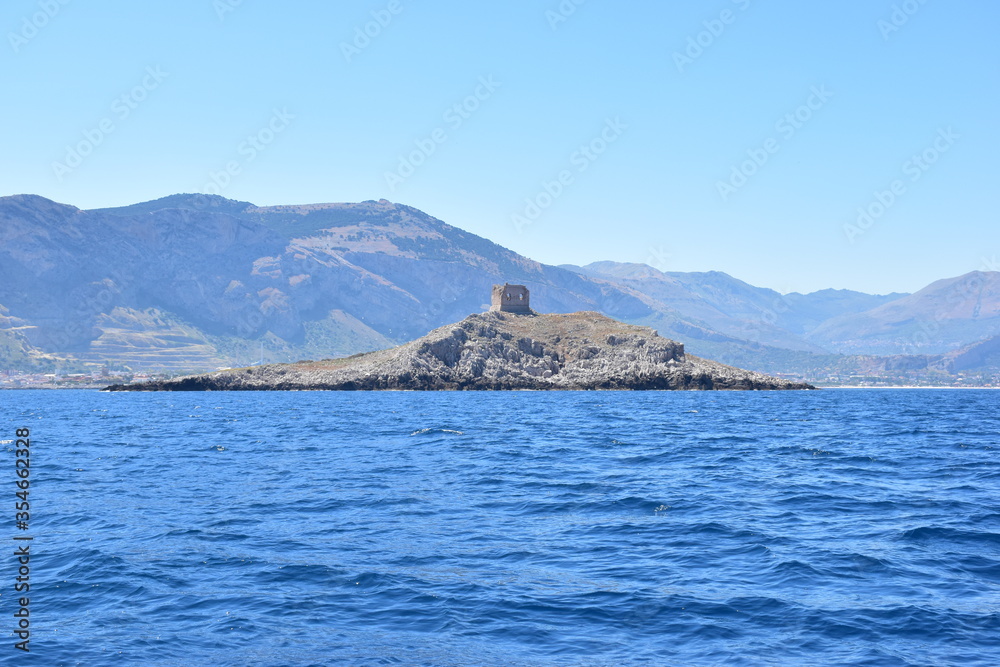 Isolotto con la sua torre,Isola delle femmine, Palermo. Sicilia
