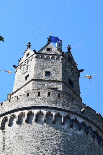 alter runder Turm der Stadtmauer Andernach photo