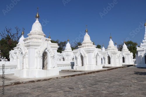 Pagode Kuthodaw à Mandalay, Myanmar
