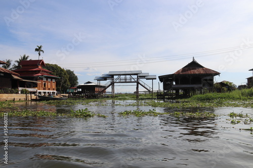 Village flottant au lac Inle, Myanmar © Atlantis